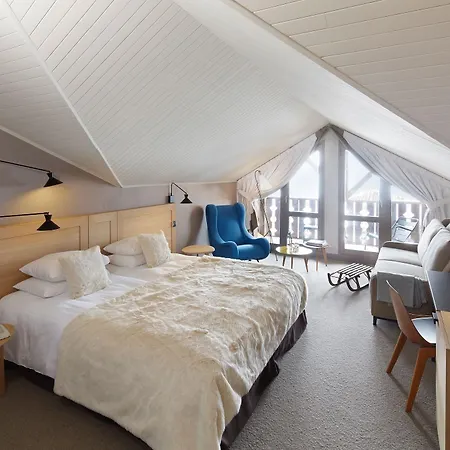 Des Trois Vallees 4*