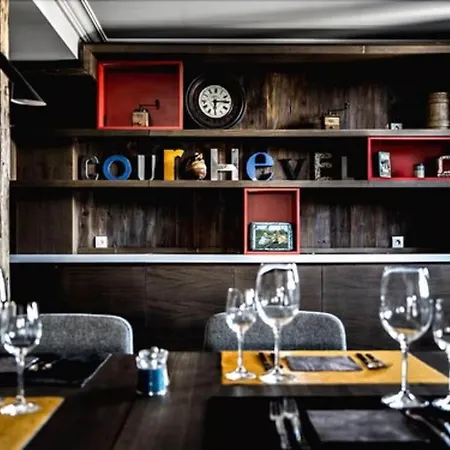 Des Trois Vallees 4*