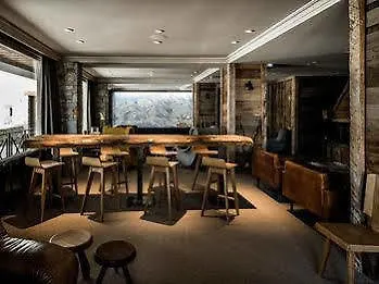 ホテル Des Trois Vallees 4*